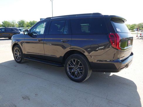 New 2026 Ford Expedition Platinum image 7