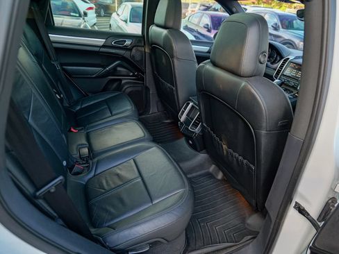 Used 2013 Porsche Cayenne AWD/4WD image 30