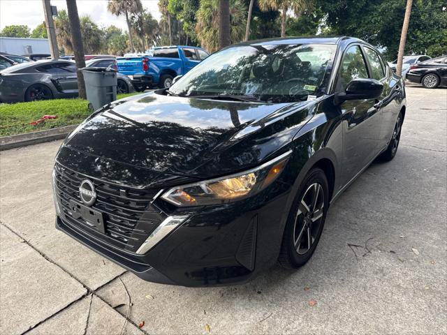 Used 2025 Nissan Sentra SV FWD image 2