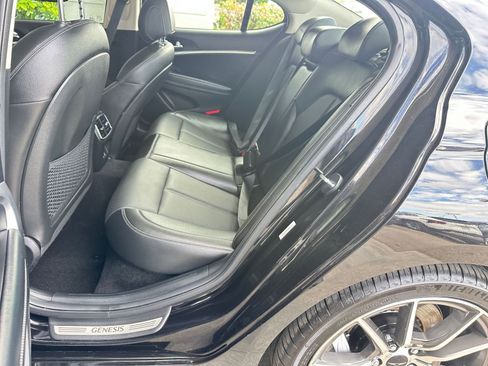 Used 2025 Genesis G70 2.5T image 38