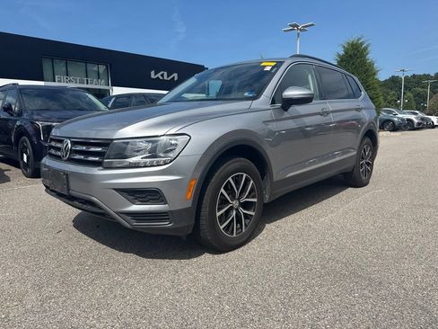 Used 2021 Volkswagen Tiguan SE AWD/4WD image 2