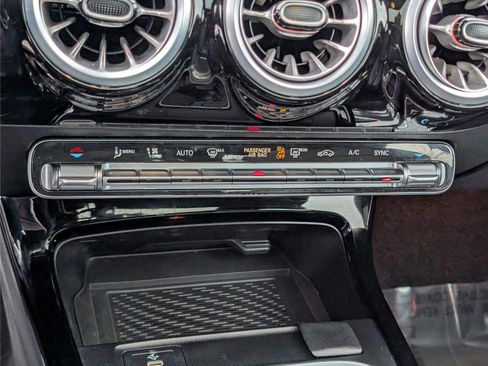 Used 2025 Mercedes-Benz CLA 250 4MATIC image 26