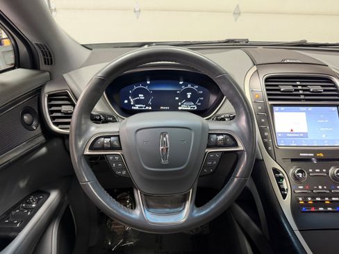 Used 2019 Lincoln Nautilus Reserve AWD/4WD image 17