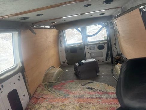 Used 2002 Ford E-150 and Econoline 150 image 32