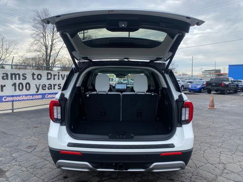 Used 2025 Ford Explorer Platinum w/ LUX Leather Package image 5
