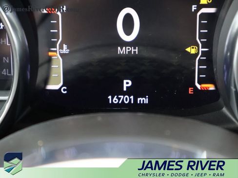 Used 2023 Jeep Wrangler Unlimited Rubicon w/ Cold Weather Group AWD/4WD image 29