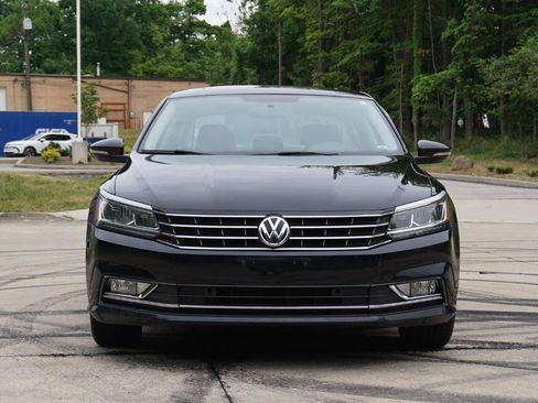 Used 2017 Volkswagen Passat 1.8T SE w/ SE Lighting Package FWD image 8