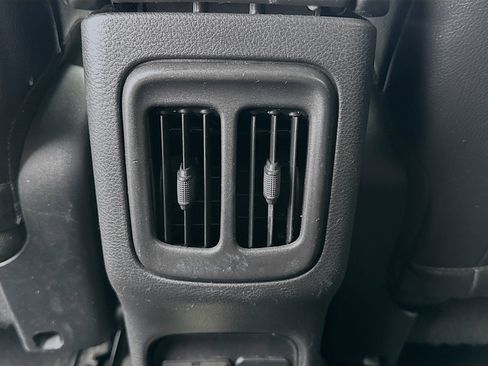 Used 2020 Jeep Compass Limited image 17