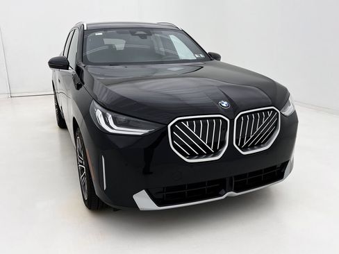 Used 2026 BMW X3 xDrive30i w/ Premium Package AWD/4WD image 3