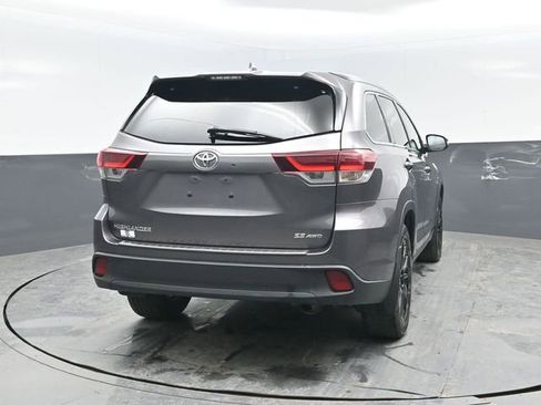 Used 2019 Toyota Highlander SE image 20