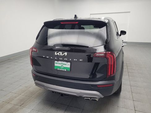 Used 2022 Kia Telluride SX w/ Towing Package FWD image 7