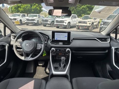 Used 2025 Toyota RAV4 LE AWD/4WD image 12