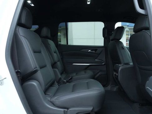 Used 2024 Chevrolet Traverse LT FWD image 31