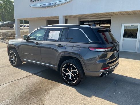 Used 2022 Jeep Grand Cherokee Summit AWD/4WD image 3