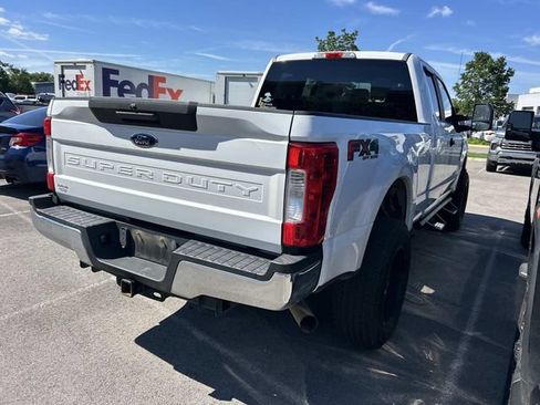 Used 2017 Ford F250 XL w/ Power Equipment Group AWD/4WD image 4
