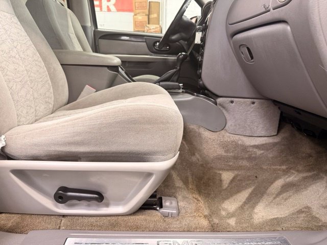 Used 2005 GMC Envoy SLE AWD/4WD image 23