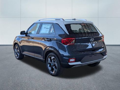 New 2026 Hyundai Venue SEL FWD image 3