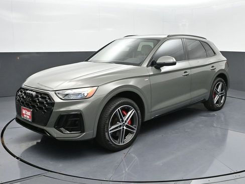 Used 2024 Audi Q5 e Premium Plus w/ Premium Plus Package image 1