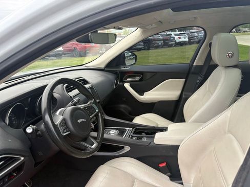 Used 2019 Jaguar F-PACE Prestige AWD/4WD image 5