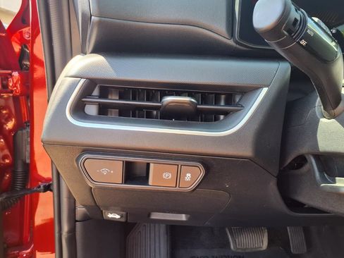 Used 2025 Kia K4 FWD image 28