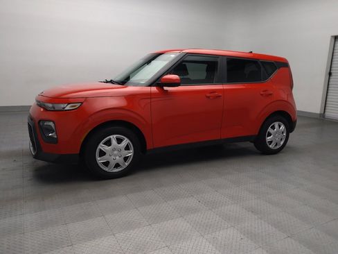 Used 2020 Kia Soul LX image 2