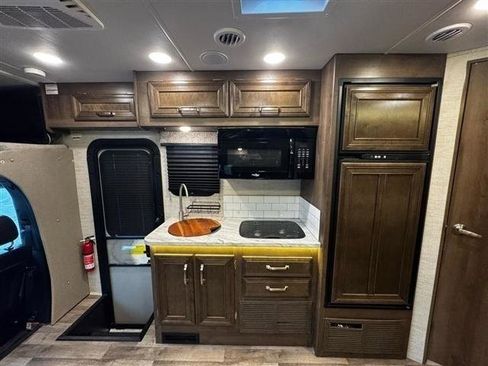 Used 2020 Mercedes-Benz Sprinter 3500 image 21