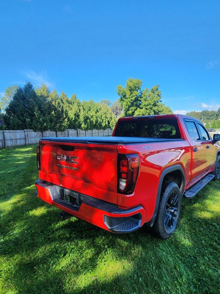 Used 2023 GMC Sierra 1500 Pro w/ Graphite Edition AWD/4WD image 10