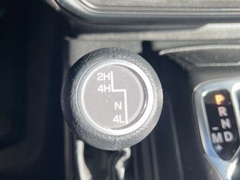 Certified 2025 Jeep Wrangler Sport AWD/4WD image 24