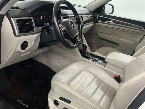 Used 2019 Volkswagen Atlas SEL Premium image 11