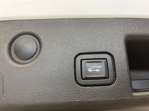 Used 2023 Chevrolet Equinox RS image 31