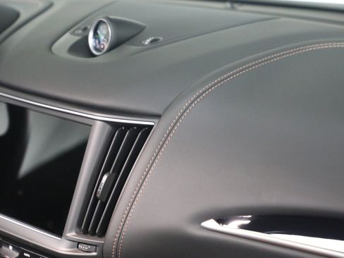 Certified 2022 Maserati Levante Modena image 25