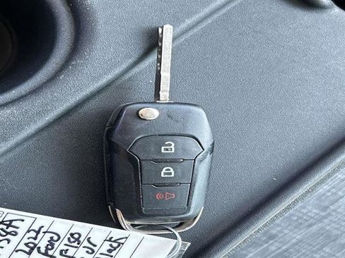 Used 2022 Ford F150 XLT image 32