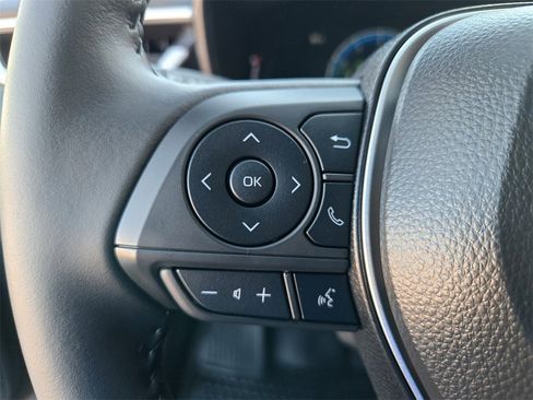 Used 2025 Toyota Corolla SE w/ SE Premium Package image 15