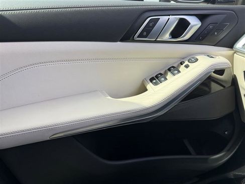 Used 2025 BMW X5 xDrive50e w/ M Sport Package image 33