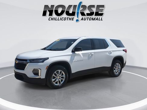 Used 2023 Chevrolet Traverse LS w/ LPO, Cargo Package FWD image 4