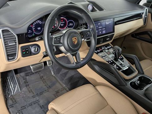 Used 2019 Porsche Cayenne S AWD/4WD image 4