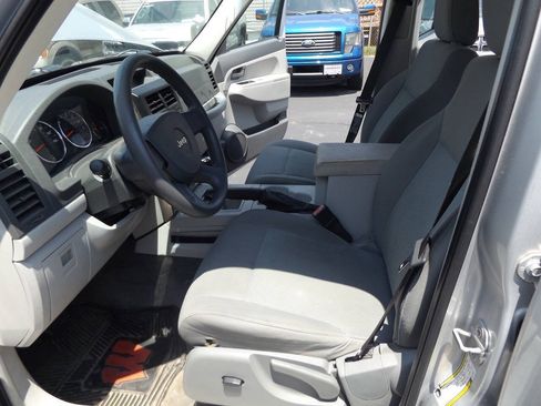 Used 2008 Jeep Liberty Sport AWD/4WD image 11