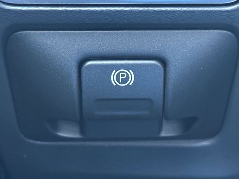 Used 2017 Volvo XC60 T6 Inscription w/ Preferred Option Package image 29