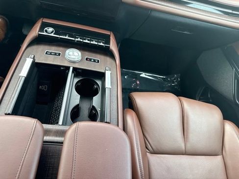 Used 2025 Lincoln Navigator L Reserve AWD/4WD image 27