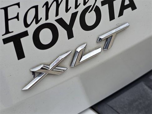 Used 2021 Ford Explorer XLT w/ Equipment Group 202A image 7