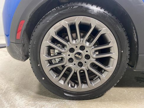 Certified 2025 MINI Cooper S image 23