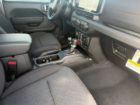 New 2026 Jeep Gladiator Mojave image 11