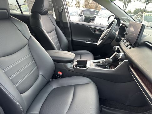 Used 2025 Toyota RAV4 Limited image 13