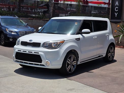 Used 2016 Kia Soul + w/ Soulful Package FWD image 5