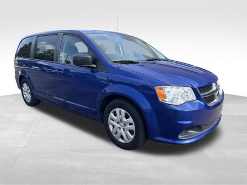 Used 2018 Dodge Grand Caravan SE w/ UConnect Hands-Free Group FWD image 4