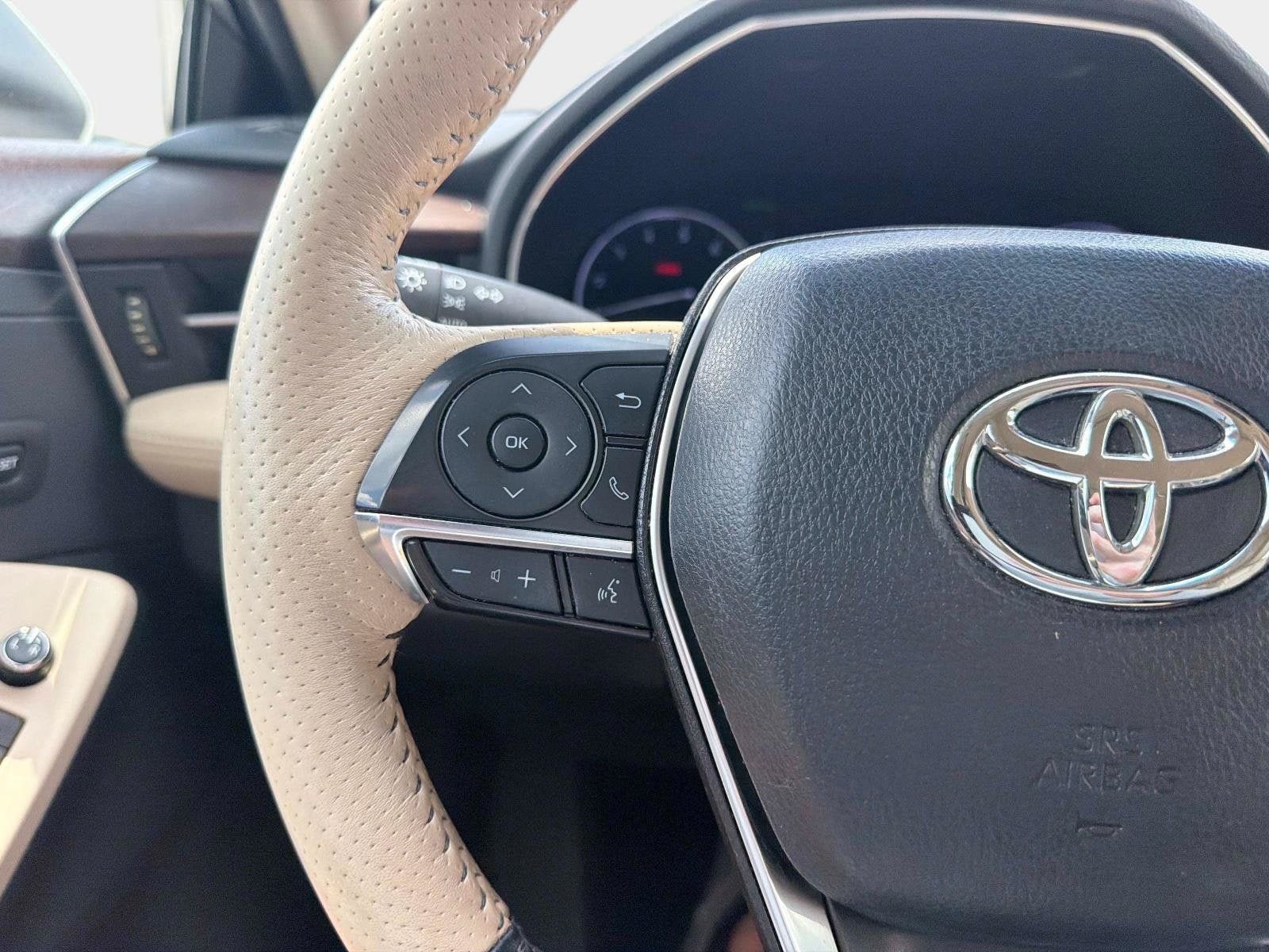 Used 2019 Toyota Avalon Limited FWD image 28