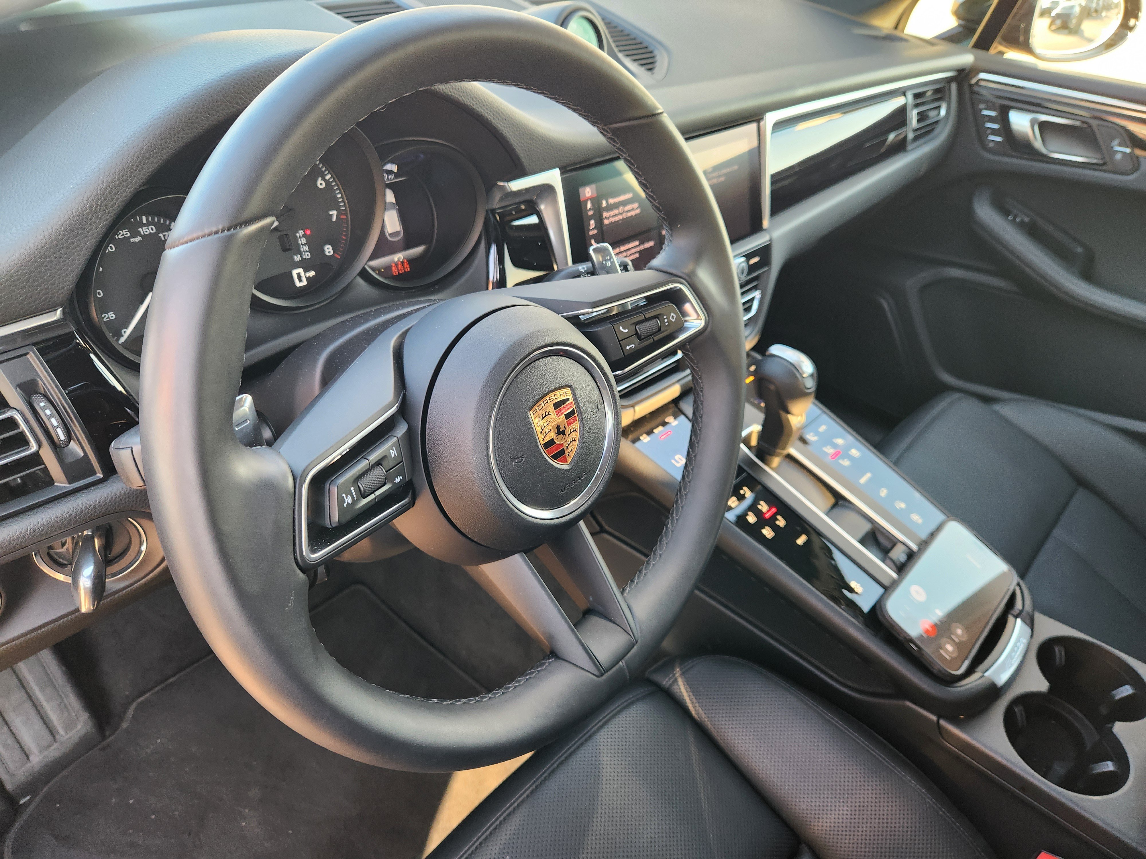Certified 2026 Porsche Macan AWD/4WD image 4