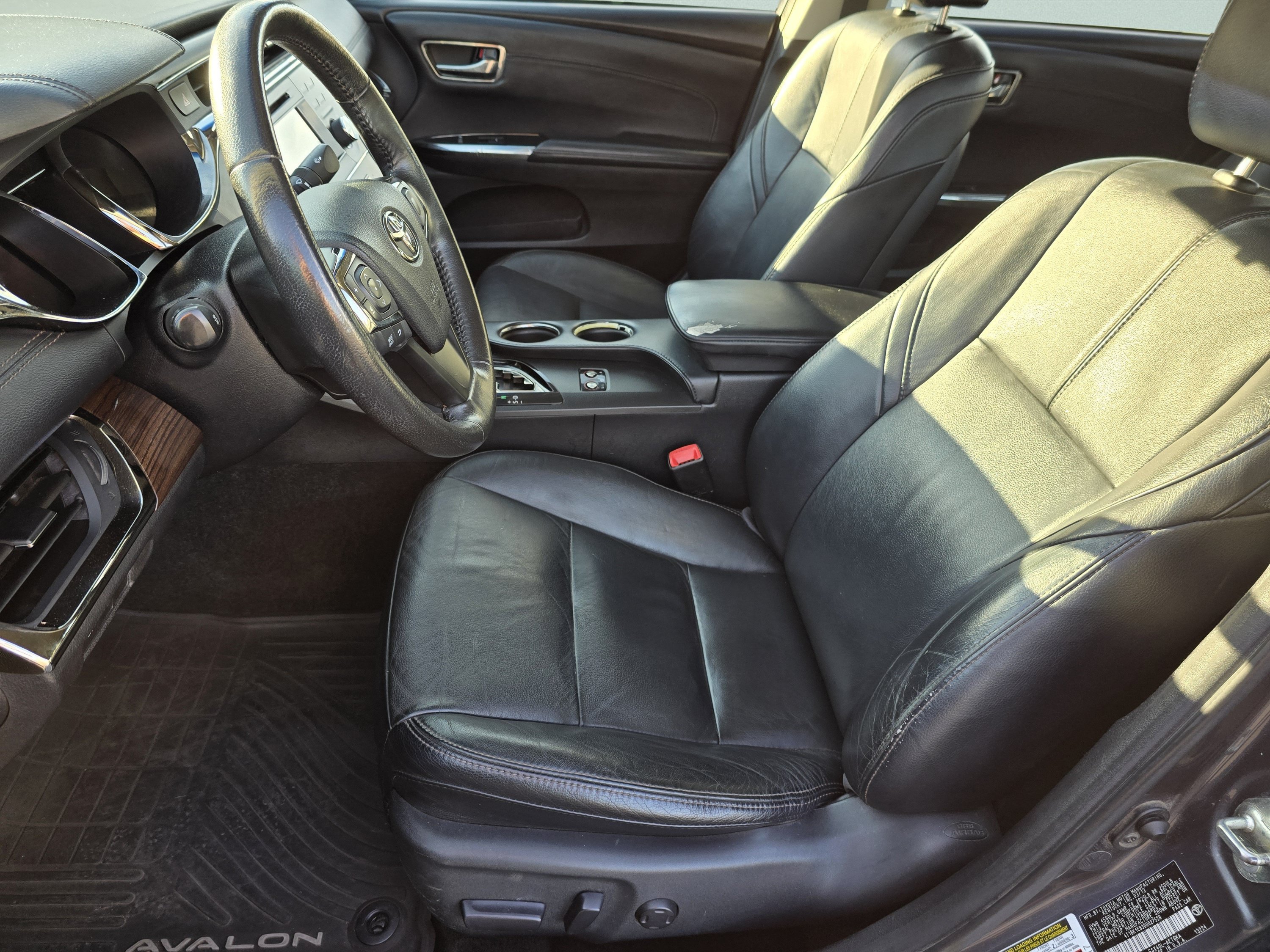 Used 2013 Toyota Avalon XLE FWD image 30