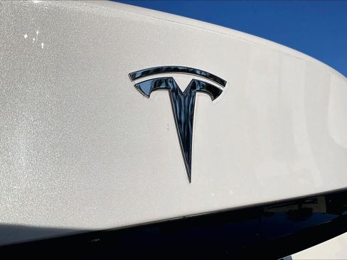 Used 2022 Tesla Model S image 29