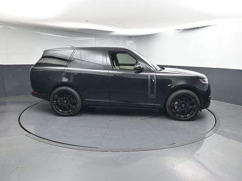 Used 2024 Land Rover Range Rover SE AWD/4WD image 25